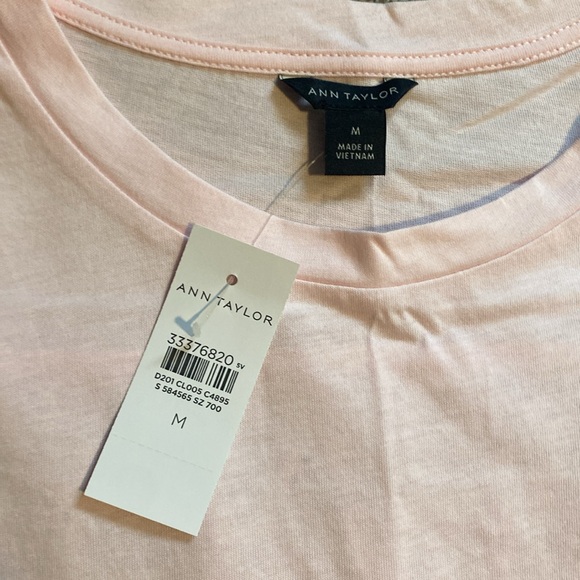 NWT Ann Taylor Blouse in Light Pink - Medium - Picture 5 of 6